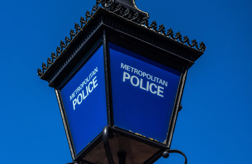 Met Police Lamp